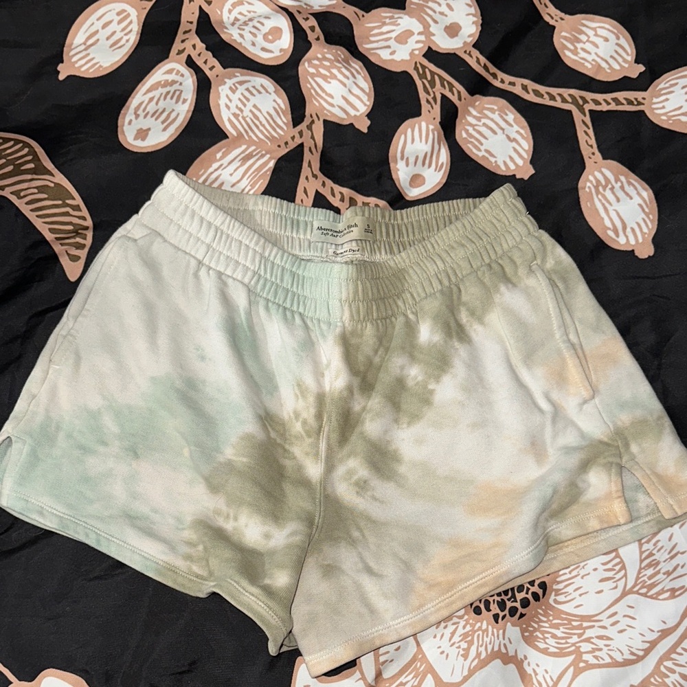 Abercrombie & Fitch Green and Cream Tie-Dye Sweat Shorts
